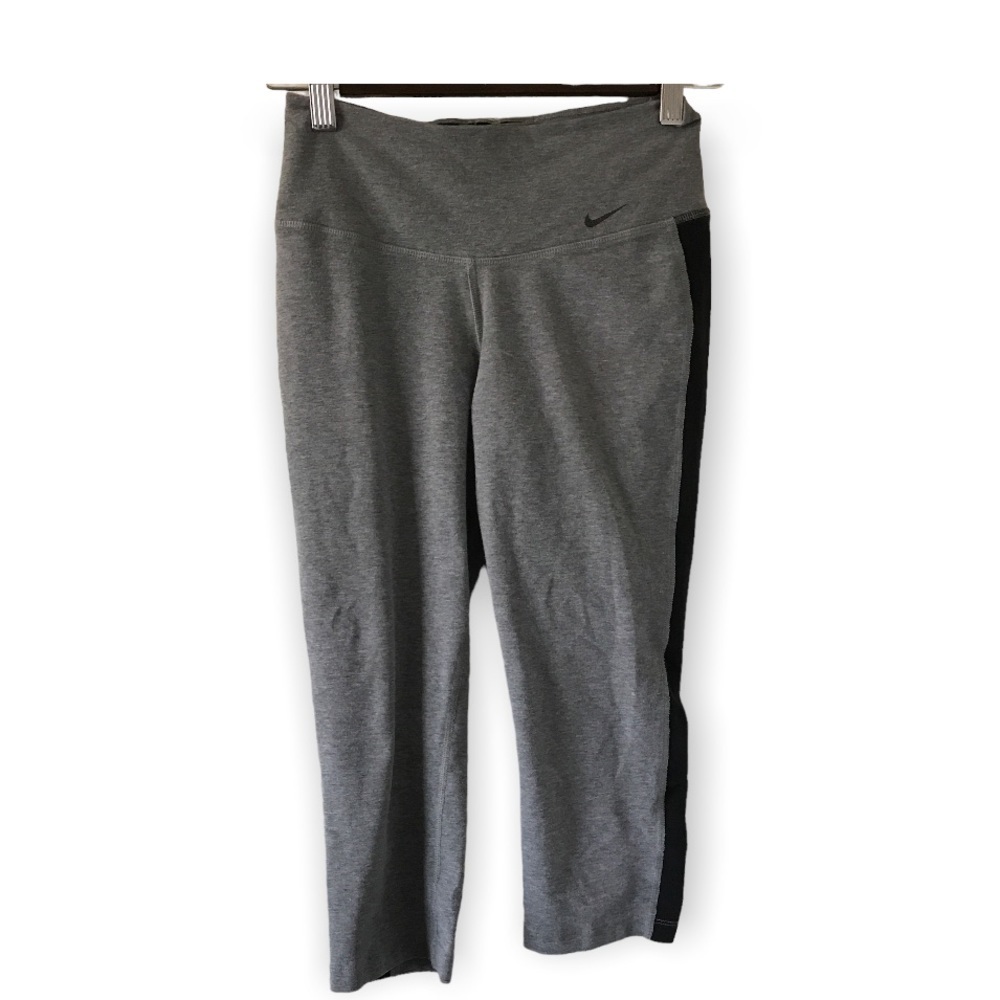 3/$15 Nike dri-fit gray and black crop leggings  (P3)